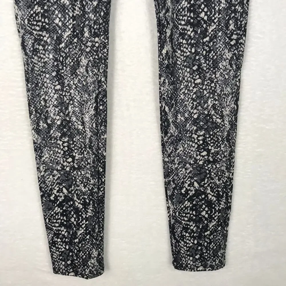 Spanx Leggings Womens Large Gray Faux Leather Snake‎ Shine Compression 20324R